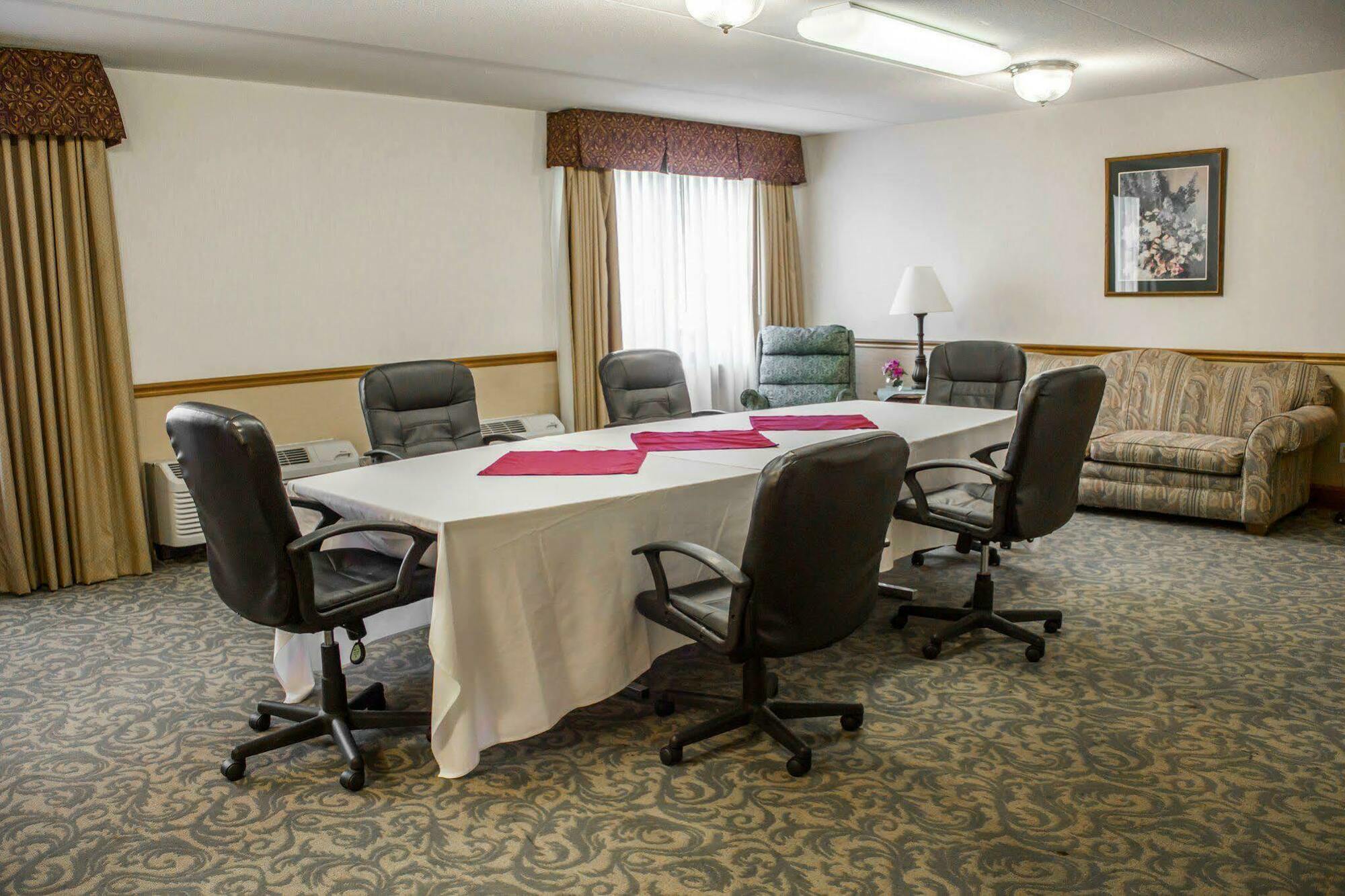 Clarion Hotel Conference Center On Lake Erie Dunkirk Luaran gambar
